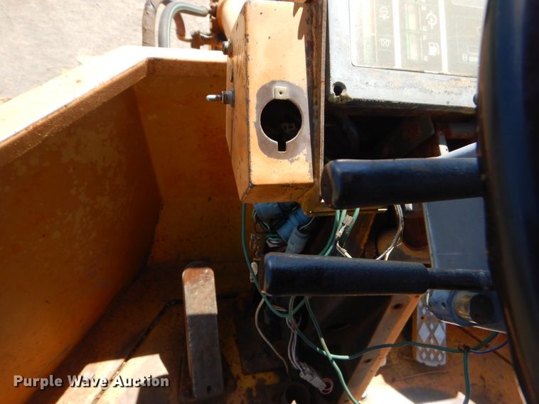 image for item ED9471 1989 Komatsu WA320-1 wheel loader