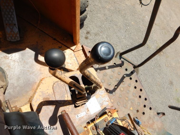 image for item ED9471 1989 Komatsu WA320-1 wheel loader