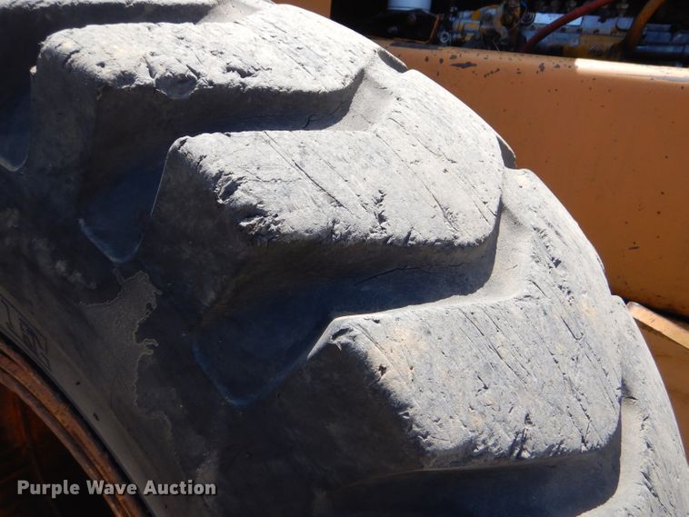 image for item ED9471 1989 Komatsu WA320-1 wheel loader