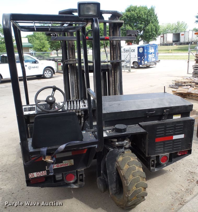image for item EM9208 1997 Tail Gator 500HWD piggyback forklift