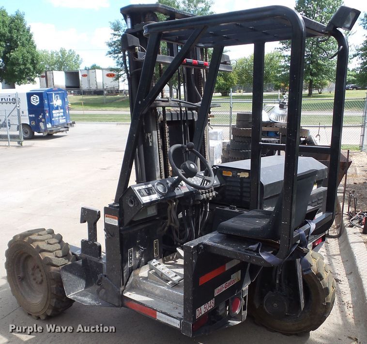 image for item EM9208 1997 Tail Gator 500HWD piggyback forklift