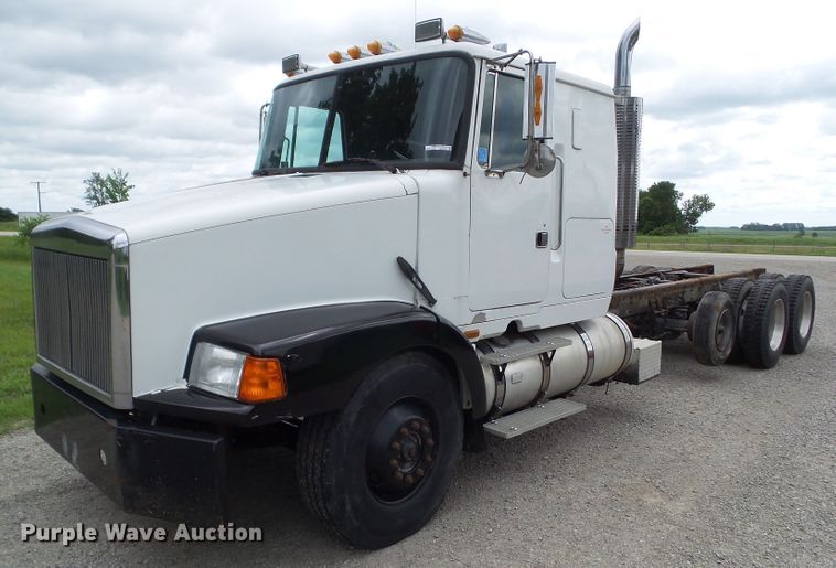 image for item EM9779 1990 White GMC WIA Aero truck chassis