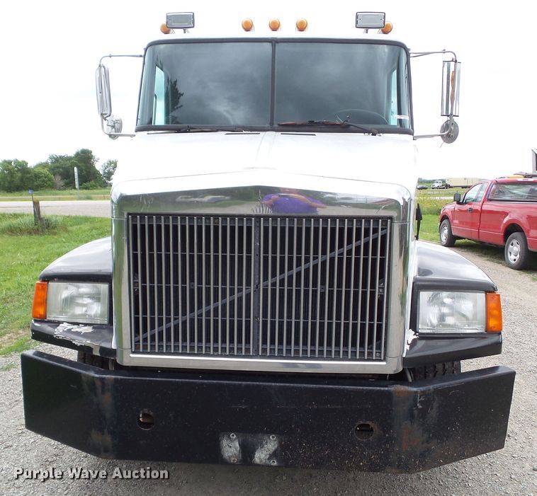 image for item EM9779 1990 White GMC WIA Aero truck chassis