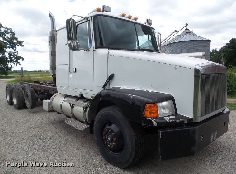 image for item EM9779 1990 White GMC WIA Aero truck chassis