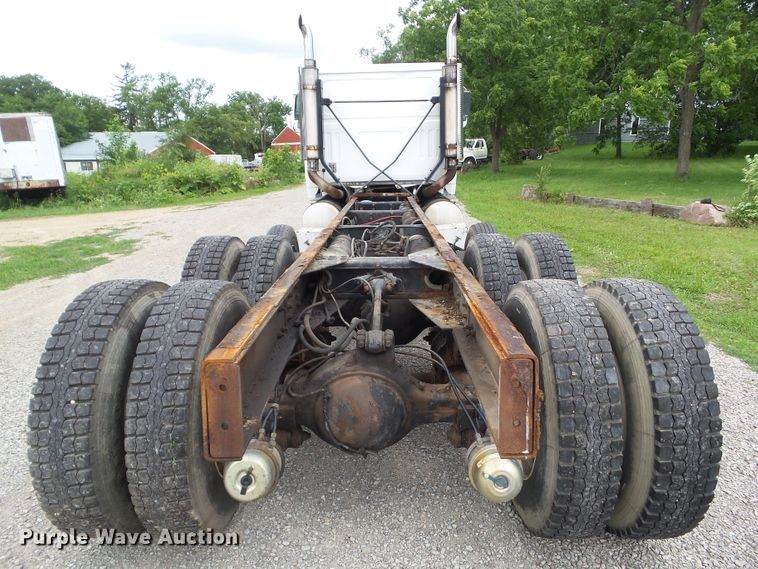 image for item EM9779 1990 White GMC WIA Aero truck chassis