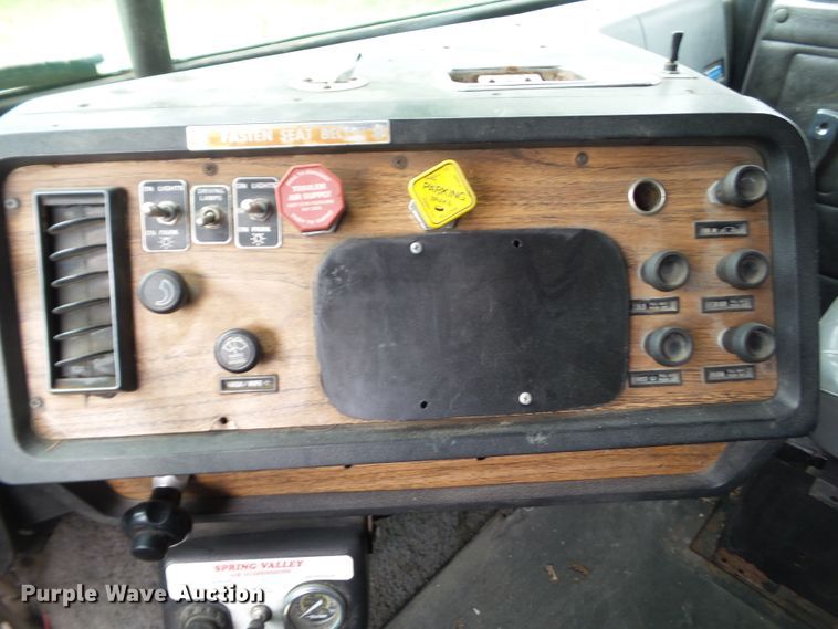 image for item EM9779 1990 White GMC WIA Aero truck chassis