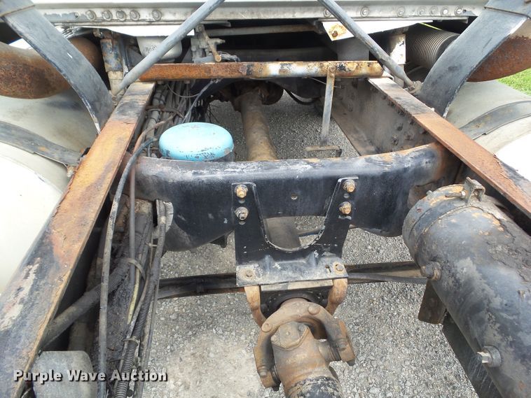 image for item EM9779 1990 White GMC WIA Aero truck chassis