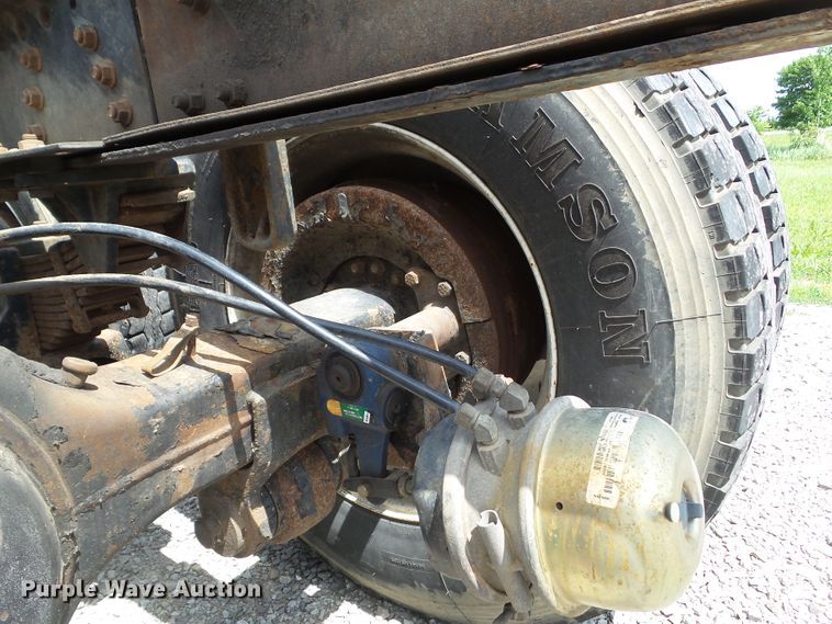 image for item EM9779 1990 White GMC WIA Aero truck chassis