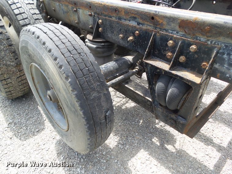 image for item EM9779 1990 White GMC WIA Aero truck chassis