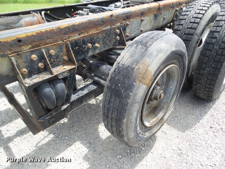 image for item EM9779 1990 White GMC WIA Aero truck chassis