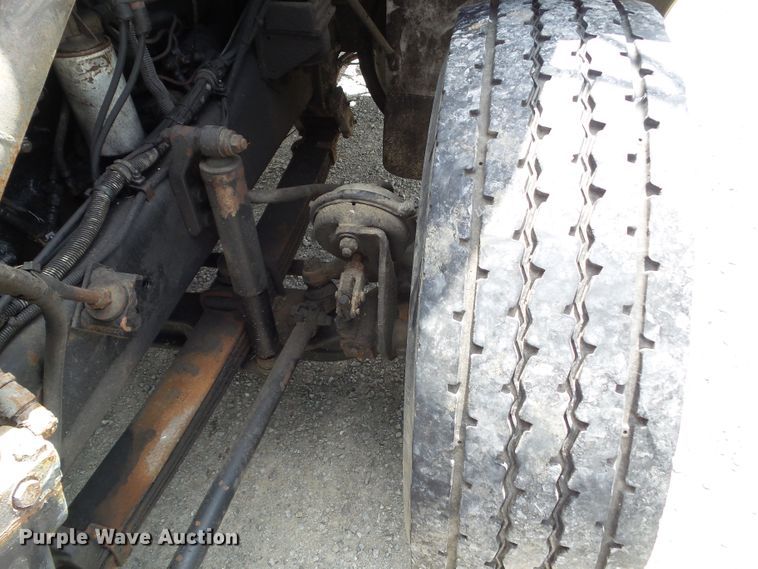 image for item EM9779 1990 White GMC WIA Aero truck chassis