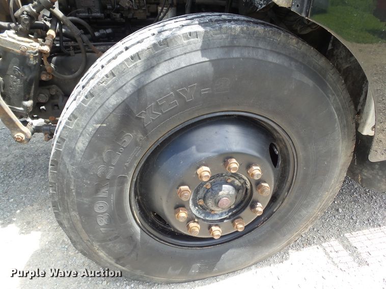 image for item EM9779 1990 White GMC WIA Aero truck chassis