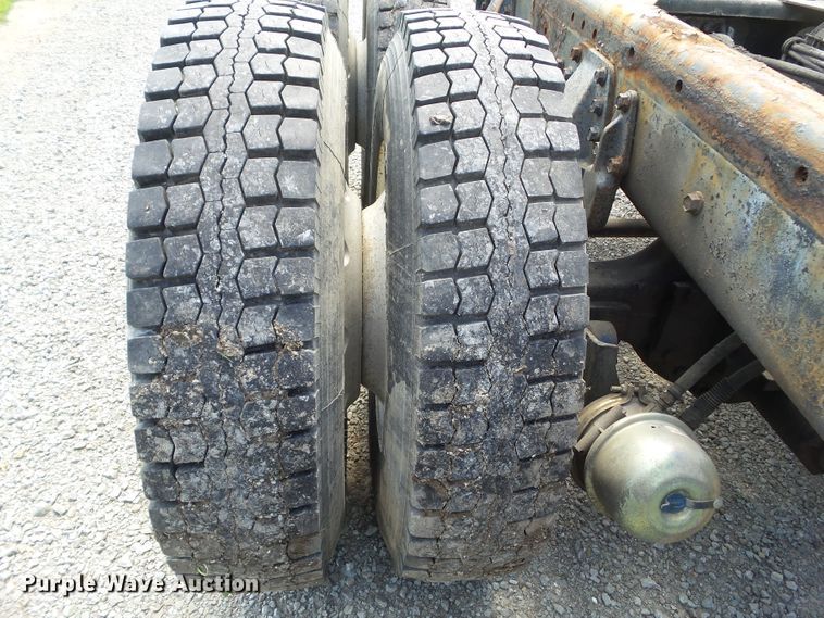 image for item EM9779 1990 White GMC WIA Aero truck chassis