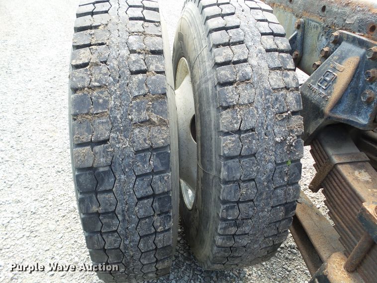 image for item EM9779 1990 White GMC WIA Aero truck chassis