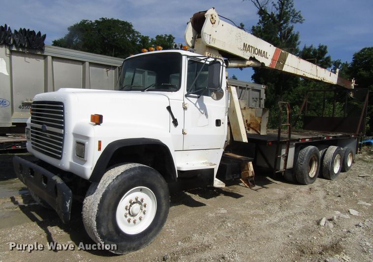 image for item EU9708 1997 Ford LT9000 crane truck