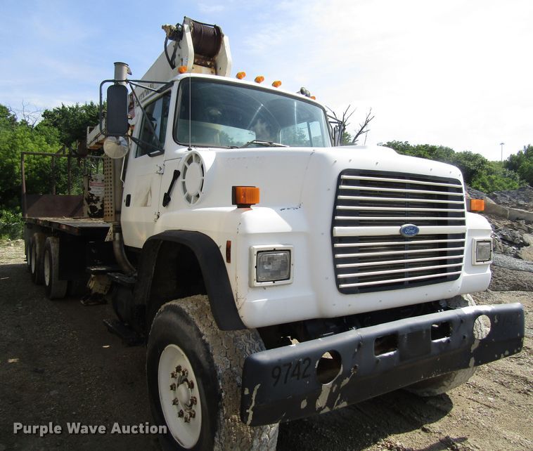 image for item EU9708 1997 Ford LT9000 crane truck