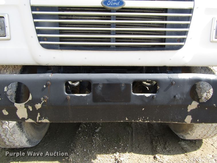 image for item EU9708 1997 Ford LT9000 crane truck