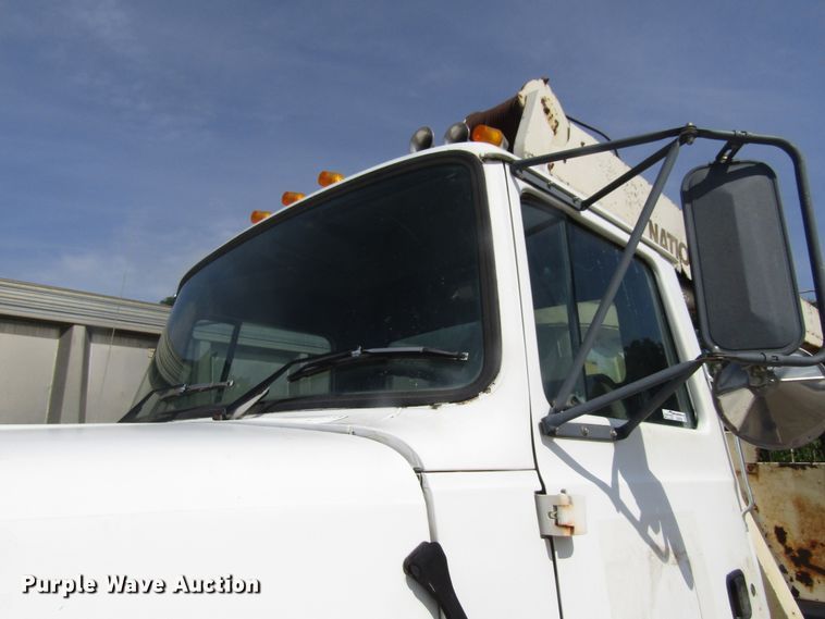 image for item EU9708 1997 Ford LT9000 crane truck