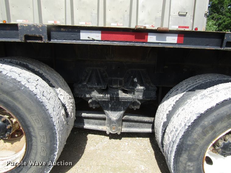 image for item EU9708 1997 Ford LT9000 crane truck