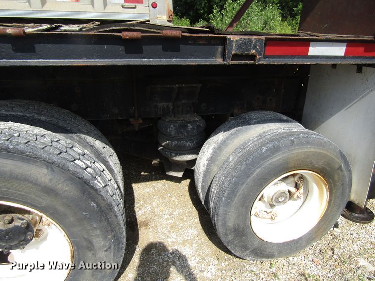 image for item EU9708 1997 Ford LT9000 crane truck