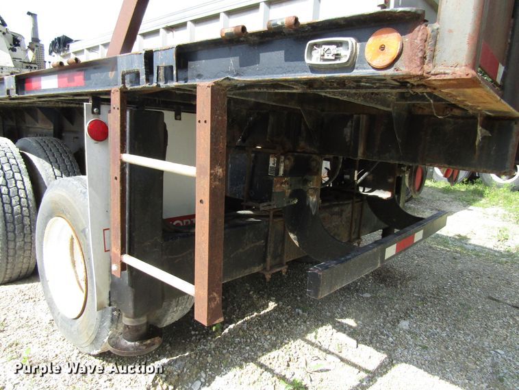 image for item EU9708 1997 Ford LT9000 crane truck