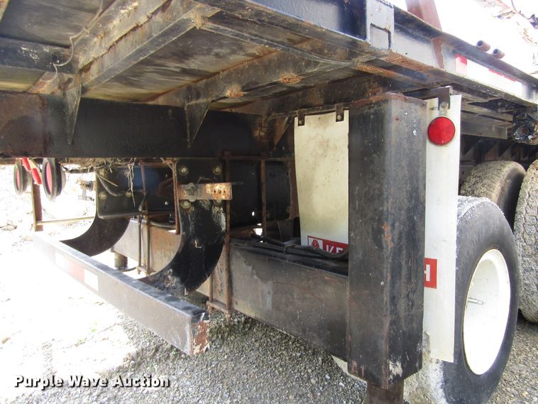 image for item EU9708 1997 Ford LT9000 crane truck