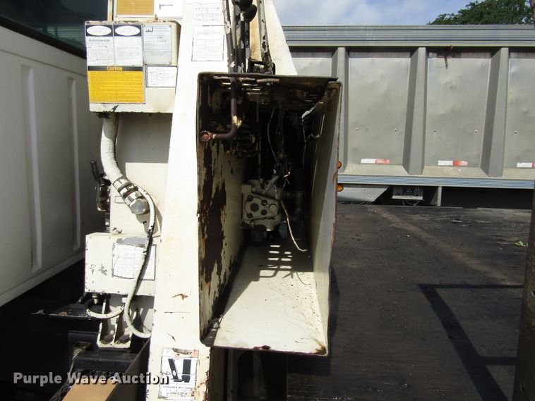 image for item EU9708 1997 Ford LT9000 crane truck