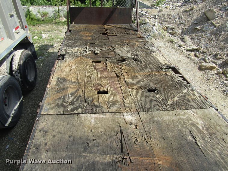 image for item EU9708 1997 Ford LT9000 crane truck