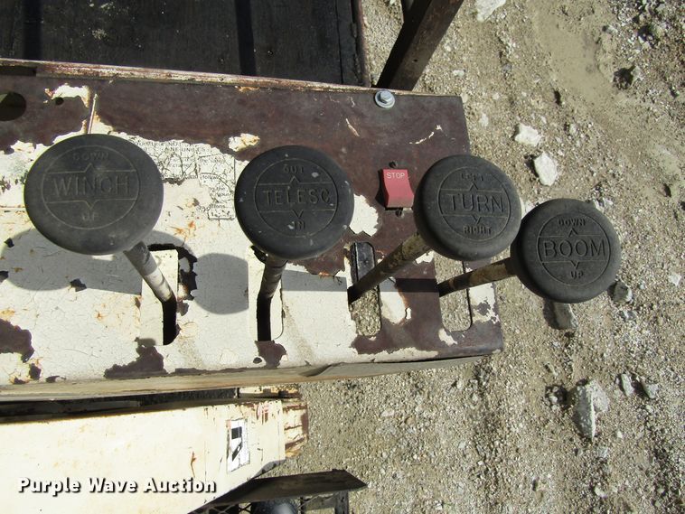 image for item EU9708 1997 Ford LT9000 crane truck