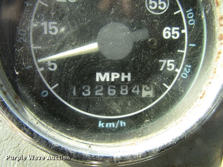 image for item EU9708 1997 Ford LT9000 crane truck