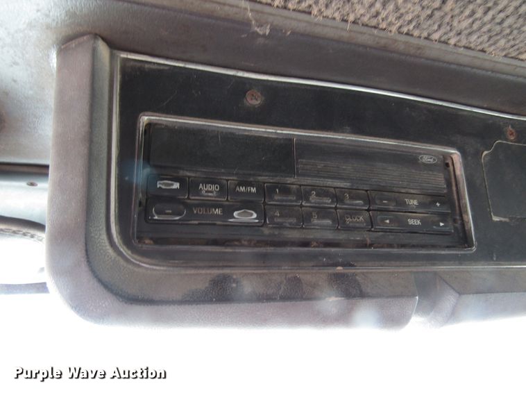 image for item EU9708 1997 Ford LT9000 crane truck