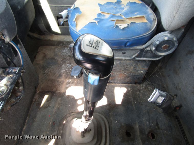 image for item EU9708 1997 Ford LT9000 crane truck