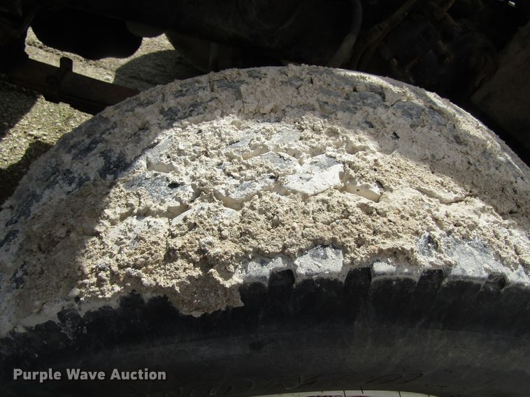 image for item EU9708 1997 Ford LT9000 crane truck