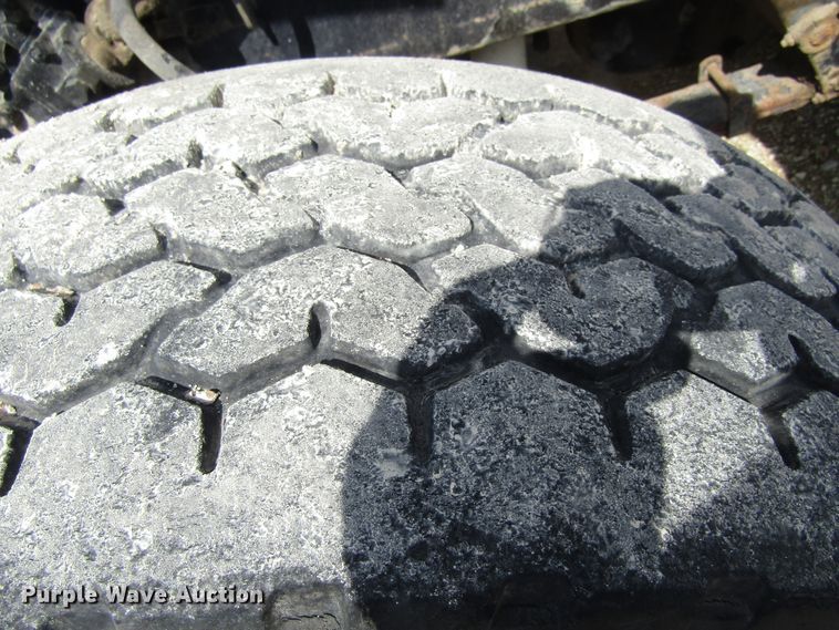 image for item EU9708 1997 Ford LT9000 crane truck