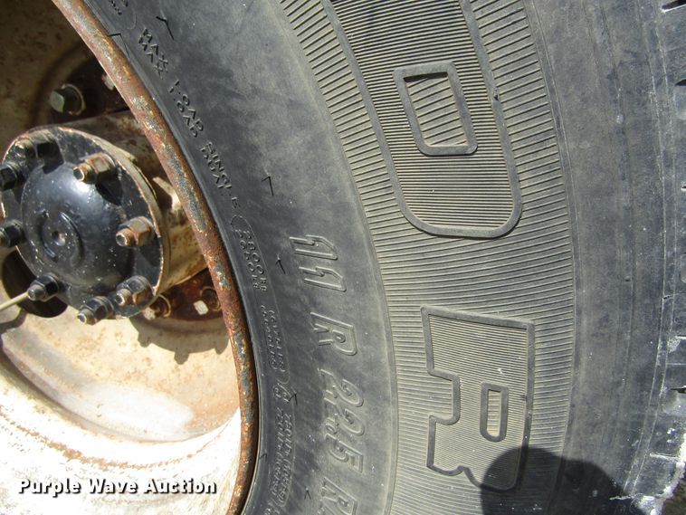 image for item EU9708 1997 Ford LT9000 crane truck