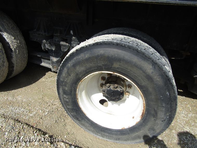 image for item EU9708 1997 Ford LT9000 crane truck