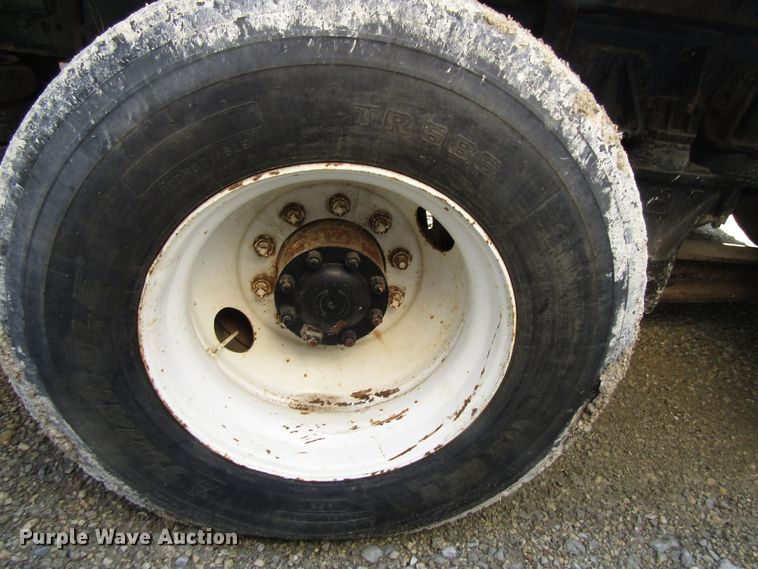 image for item EU9708 1997 Ford LT9000 crane truck