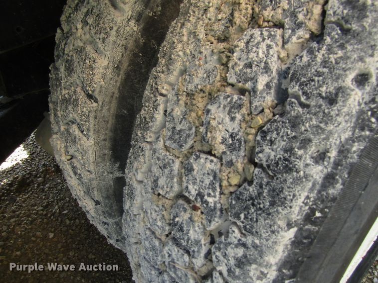 image for item EU9708 1997 Ford LT9000 crane truck