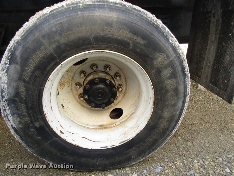 image for item EU9708 1997 Ford LT9000 crane truck