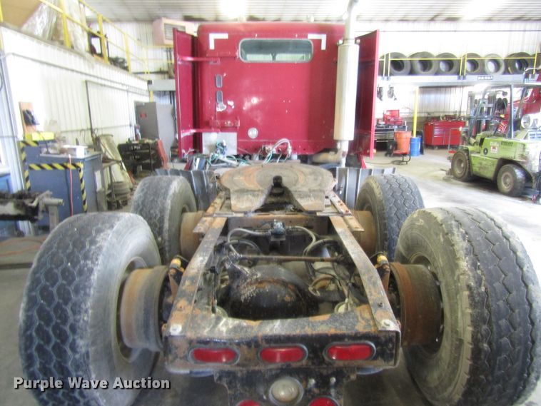 image for item EU9709 2006 Freightliner Columbia semi truck