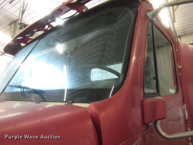 image for item EU9709 2006 Freightliner Columbia semi truck