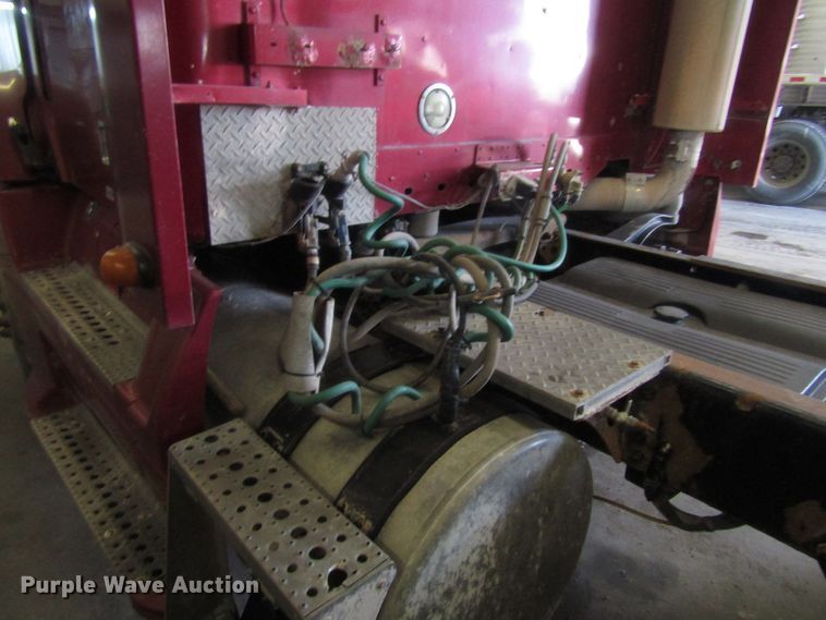 image for item EU9709 2006 Freightliner Columbia semi truck