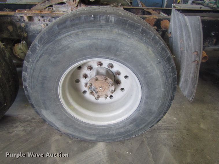 image for item EU9709 2006 Freightliner Columbia semi truck