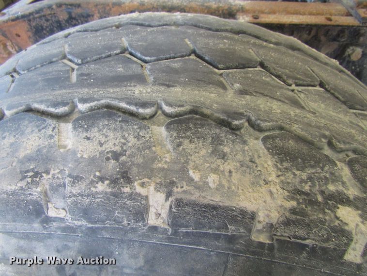 image for item EU9709 2006 Freightliner Columbia semi truck