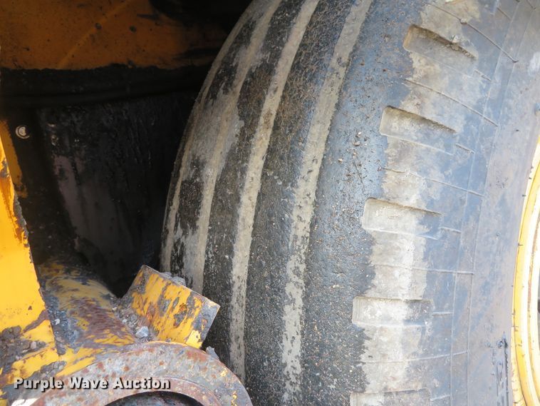 image for item EV9659 2011 Volvo PF-6170 paver