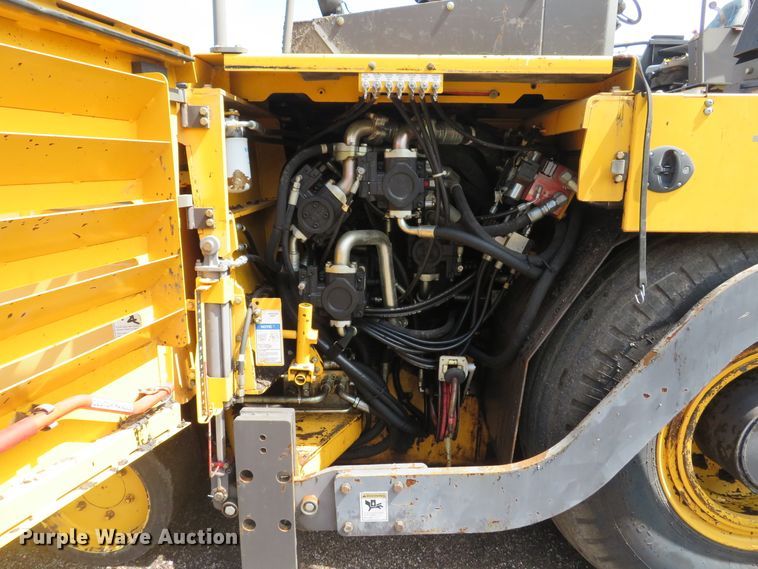 image for item EV9659 2011 Volvo PF-6170 paver