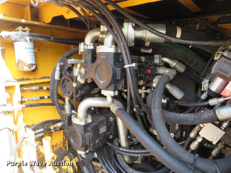 image for item EV9659 2011 Volvo PF-6170 paver