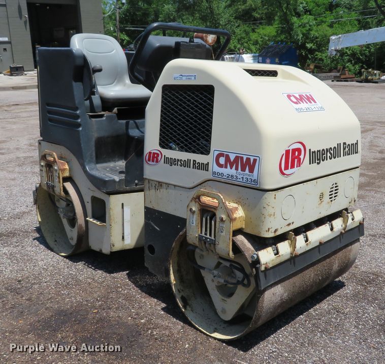 image for item EV9662 2002 Ingersoll Rand DD16 double drum vibratory roller