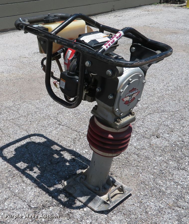 image for item EV9666 Stone ST728R01 plate compactor