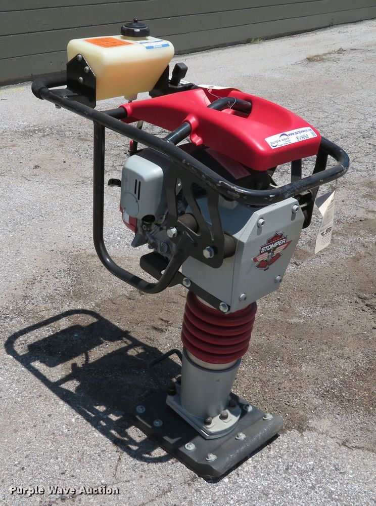 image for item EV9668 Stone XH730 plate compactor